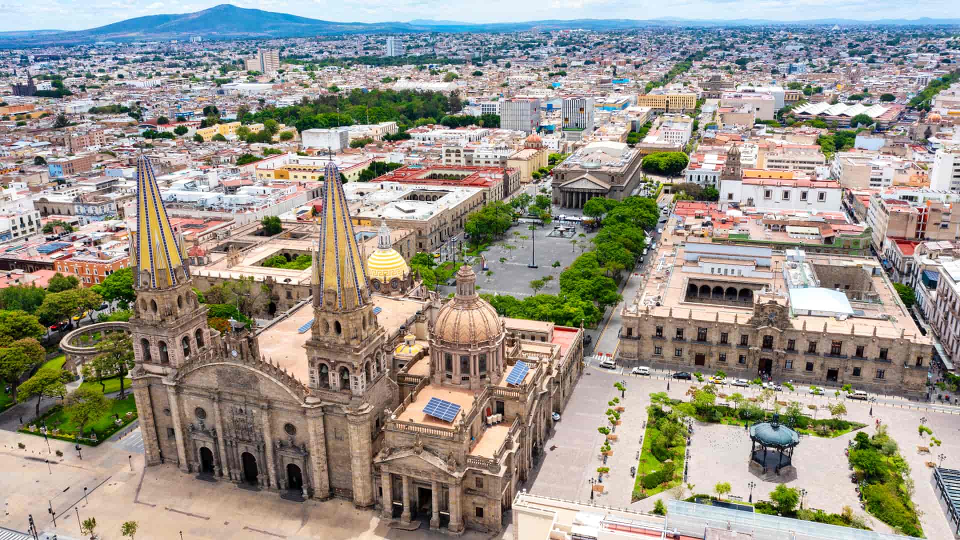 Catedral de Guadalajara en México donde es posible contratar un seguro de viaje